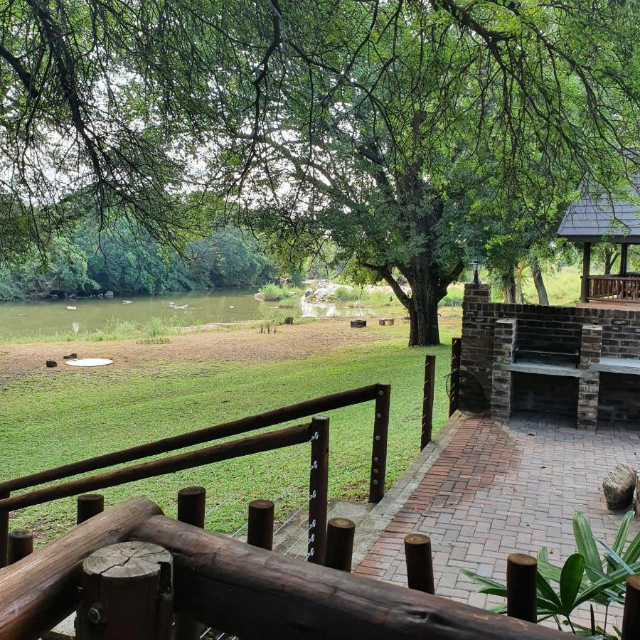 Ekuthuleni River Front Chalets Maruleng Buitenkant foto