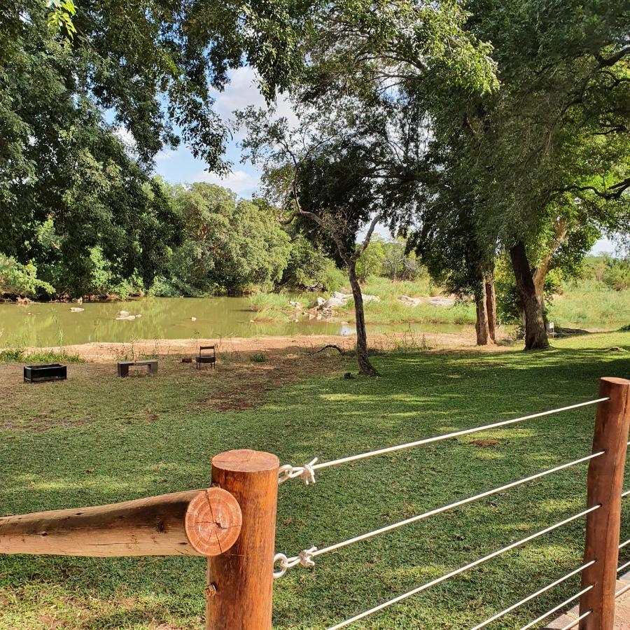 Ekuthuleni River Front Chalets Maruleng Buitenkant foto