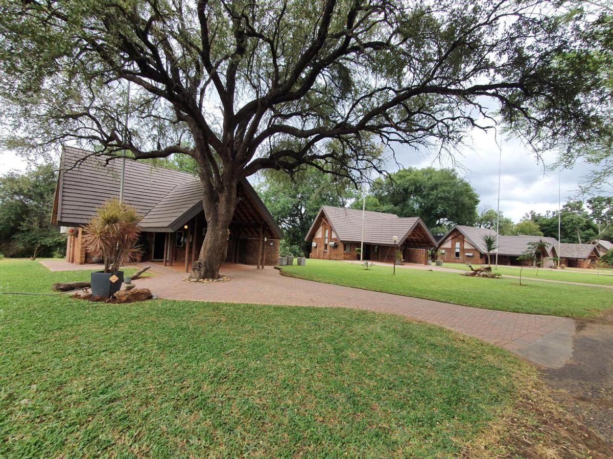 Ekuthuleni River Front Chalets Maruleng Buitenkant foto