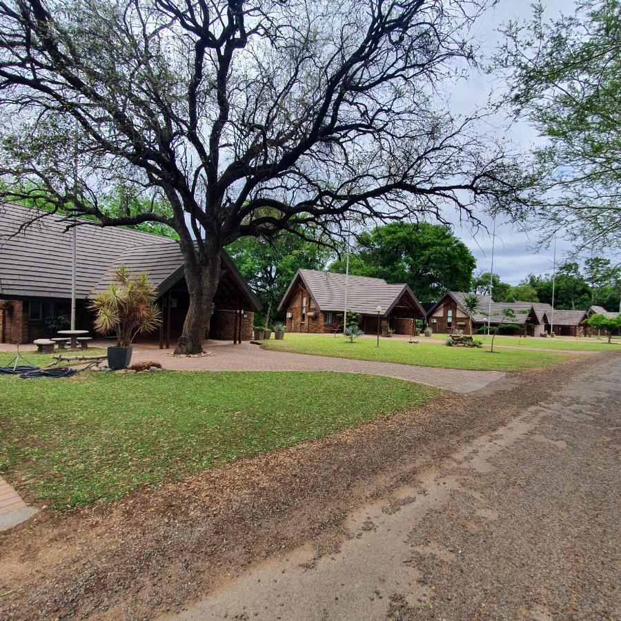 Ekuthuleni River Front Chalets Maruleng Buitenkant foto